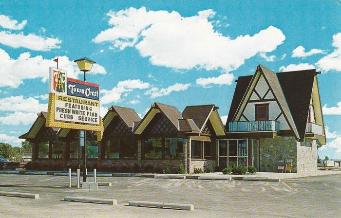 Town Crest Restaurant (La Señorita) - Vintage Postcard (newer photo)